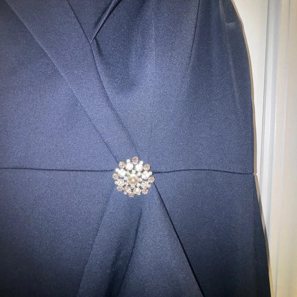 Jessica Howard navy blue off shoulder evening gown size 16 fits more like 14 - Picture 4 of 4